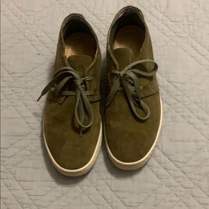 Dark green Hush puppies sneakers